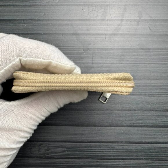 Gucci Tan GG Canvas Pouch - Picture 3 of 6